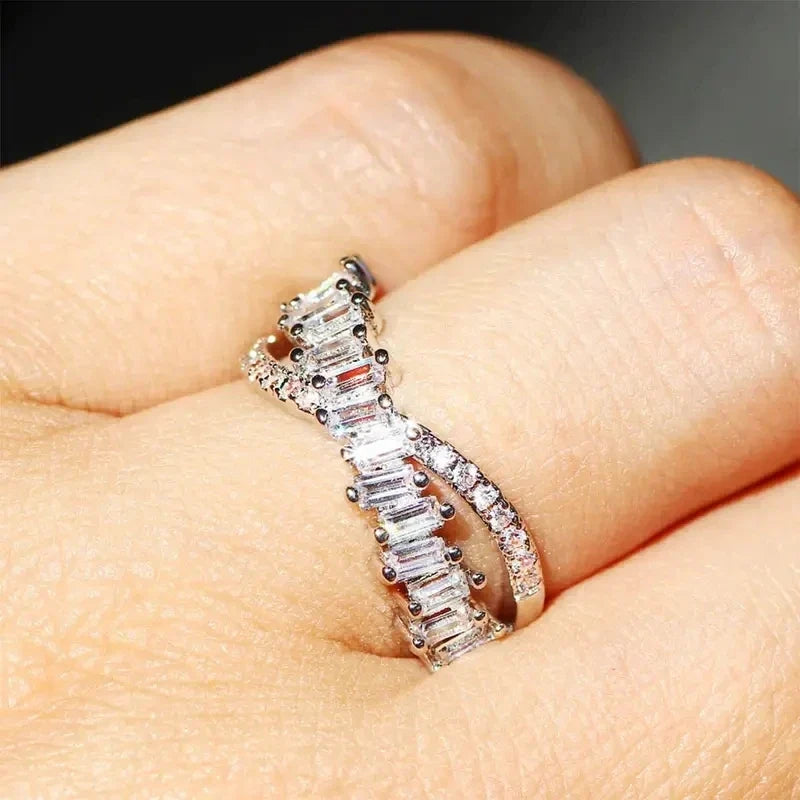 Huitan New Women Wedding Rings Fashion Cross Shape Full Paved Dazzling CZ Stone Exquisite Versatile Female Accessories Jewelry