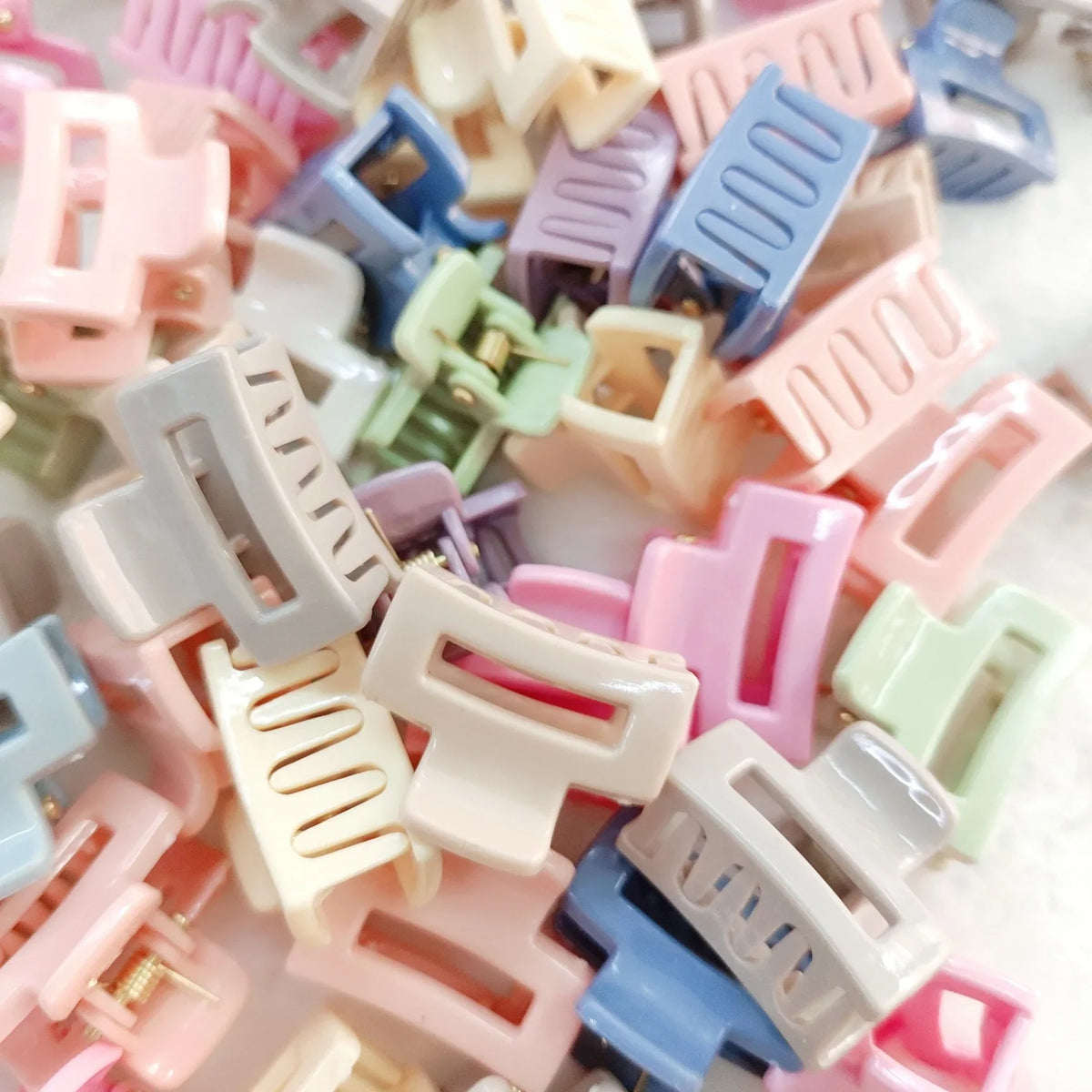 30Pcs Multicolor Small Hair Claw Clips for Women Girls,1 Inch Mini Hair Jaw Clips Rectangle Nonslip Clip for Thin Thick Hair