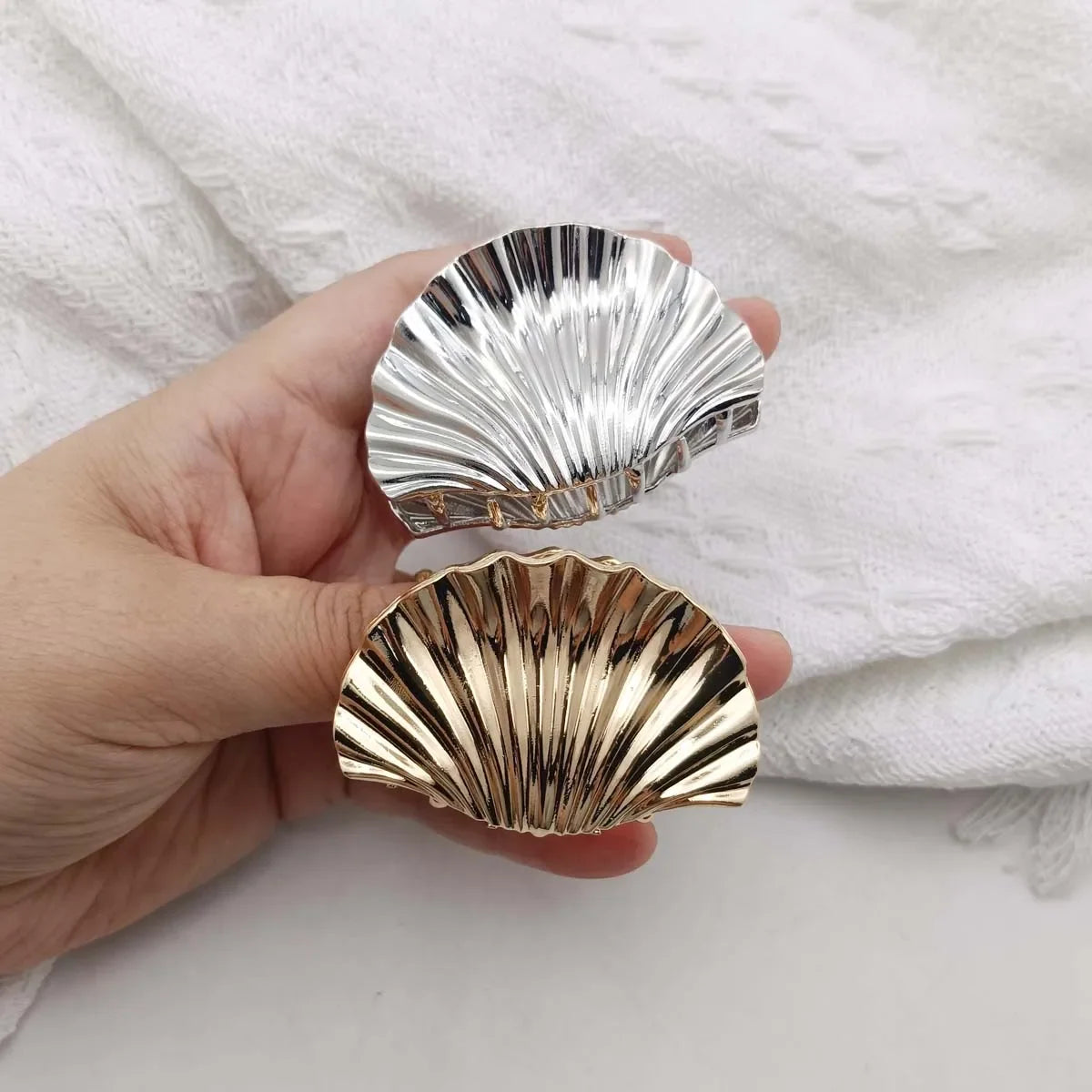 1/2 PCS Metal Irregular Texture Shell Shape Hair Claw Clips for Women Girls Hairclip Ponytail Hair Pins Fashion Hair Accessories